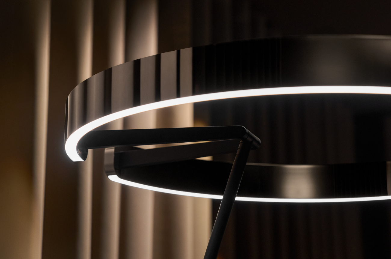 Occhio dark chrome
